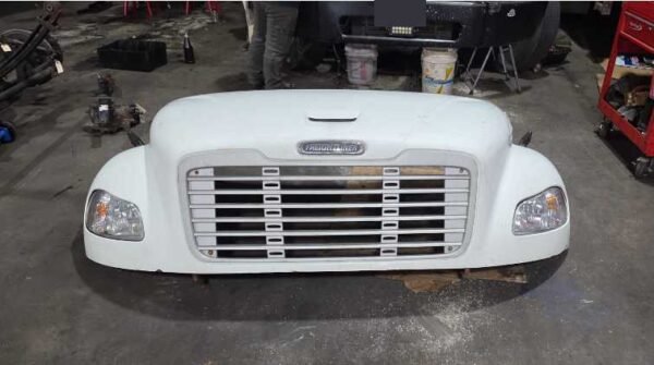 Freighliner Hood M2