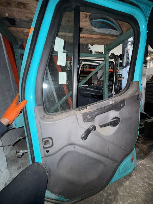 Used Door Freightliner M2 - Image 9