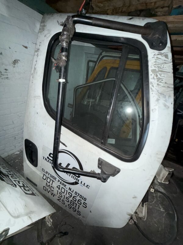 Used Door Freightliner M2 - Image 4
