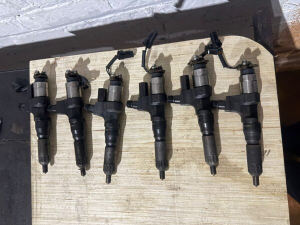 Injectores para Hino J08E 7.7L - Image 2